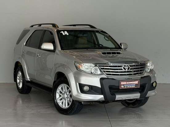 TOYOTA-HILUX-2014