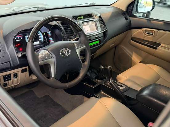 TOYOTA-HILUX-3.0 SRV 4X4 CD 7 LUGARES 16V TURBO INTERCOOLER DIESEL 4P AUTOMÁTICO TOYOTA-HILUX-2014