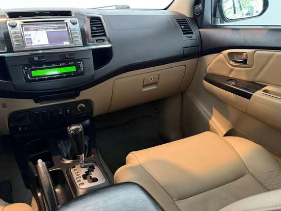 TOYOTA-HILUX-3.0 SRV 4X4 CD 7 LUGARES 16V TURBO INTERCOOLER DIESEL 4P AUTOMÁTICO TOYOTA-HILUX-2014