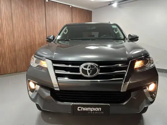 TOYOTA-HILUX SW4-2.7 SR 4X2 16V FLEX 4P AUTOMÁTICO TOYOTA-HILUX SW4-2019