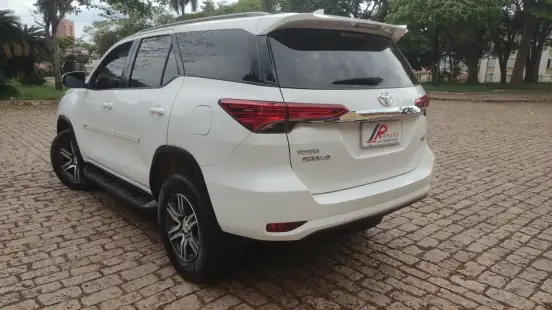 TOYOTA-HILUX SW4-2016