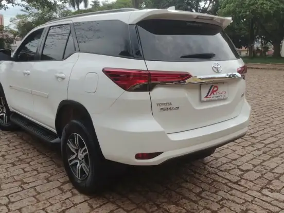 TOYOTA-HILUX SW4-2.7 SR 7 LUGARES 4X2 16V FLEX 4P AUTOMÁTICO TOYOTA-HILUX SW4-2016