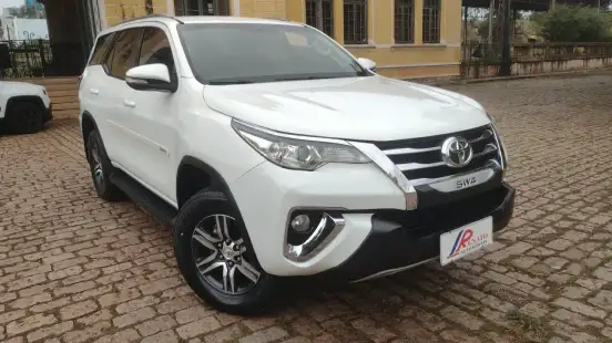 TOYOTA-HILUX SW4-2016