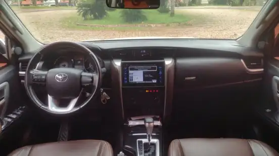 TOYOTA-HILUX SW4-2016