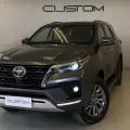 TOYOTA HILUX SW4 2.8 D-4D TURBO DIESEL SRX 7L 4X4 AUTOMÁTICO TOYOTA HILUX SW4 2.8 D-4D TURBO DIESEL SRX 7L 4X4 AUTOMÁTICO