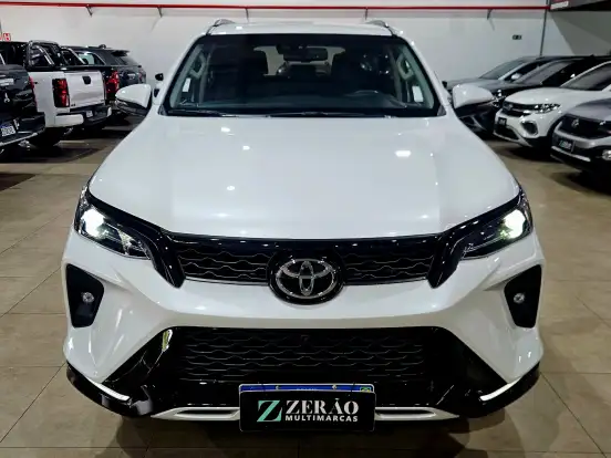 TOYOTA-HILUX SW4-2.8 D-4D TURBO DIESEL SRX PLATINUM 7L 4X4 AUTOMÁTICO TOYOTA-HILUX SW4-2024