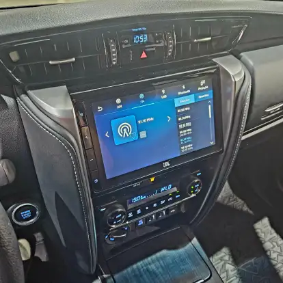 TOYOTA-HILUX SW4-2024