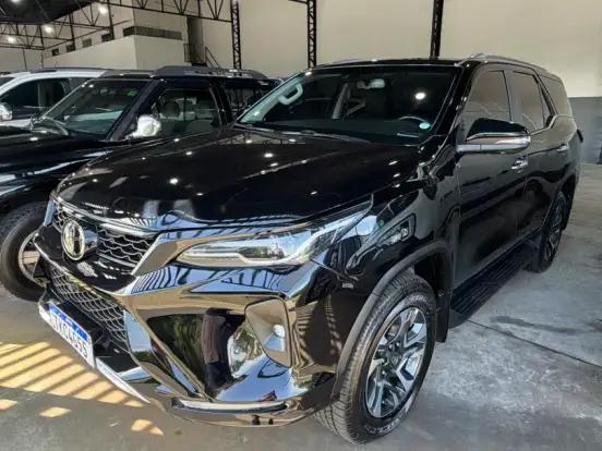 TOYOTA-HILUX SW4-2.8 D-4D TURBO DIESEL SRX PLATINUM 7L 4X4 AUTOMÁTICO TOYOTA-HILUX SW4-2024