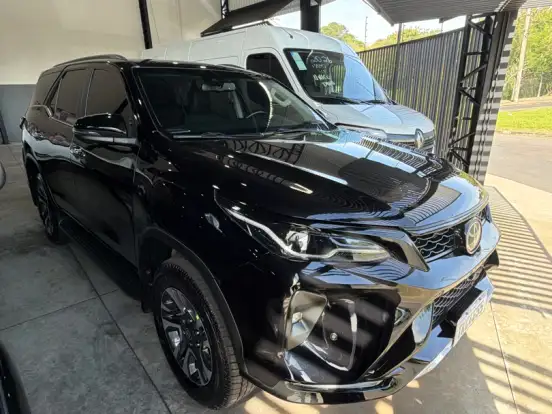TOYOTA-HILUX SW4-2.8 D-4D TURBO DIESEL SRX PLATINUM 7L 4X4 AUTOMÁTICO TOYOTA-HILUX SW4-2024