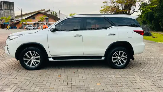TOYOTA-HILUX SW4-2019