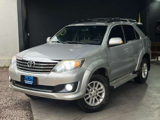 TOYOTA-HILUX SW4-2012
