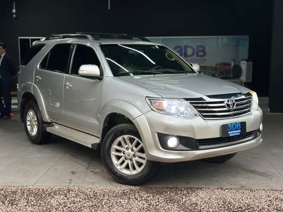 TOYOTA-HILUX SW4-2.7 SR 4X2 16V FLEX 4P AUTOMÁTICO TOYOTA-HILUX SW4-2012