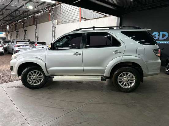 TOYOTA-HILUX SW4-2.7 SR 4X2 16V FLEX 4P AUTOMÁTICO TOYOTA-HILUX SW4-2012