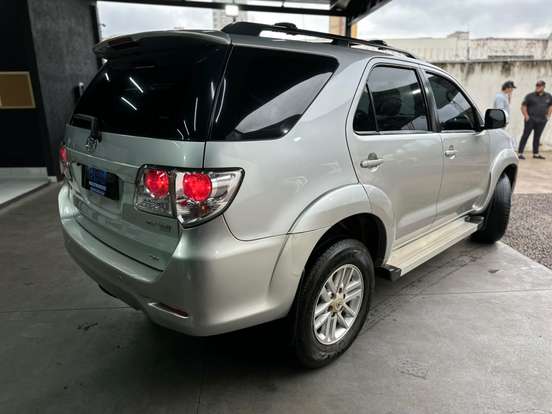 TOYOTA-HILUX SW4-2012