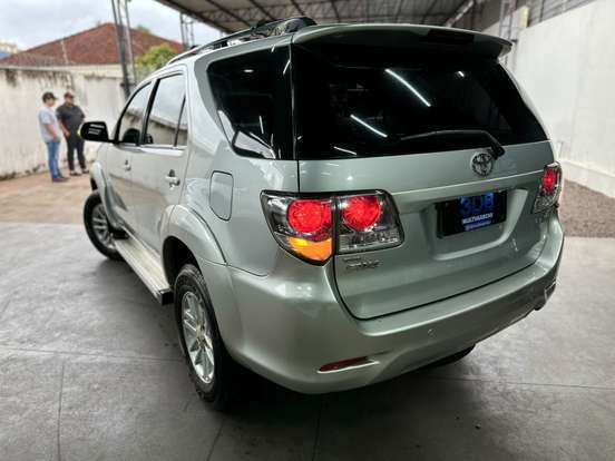 TOYOTA-HILUX SW4-2.7 SR 4X2 16V FLEX 4P AUTOMÁTICO TOYOTA-HILUX SW4-2012