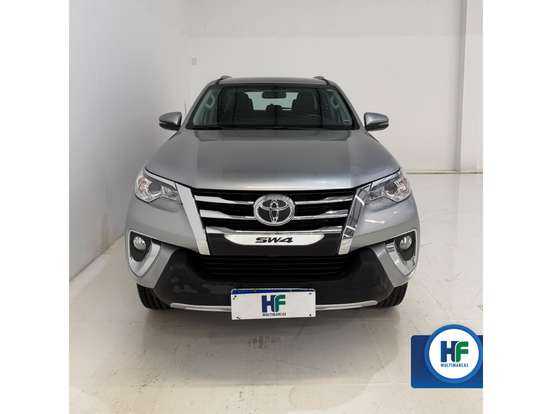 TOYOTA-HILUX SW4-2019