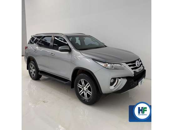 TOYOTA-HILUX SW4-2019