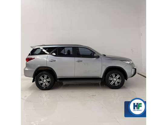TOYOTA-HILUX SW4-2019