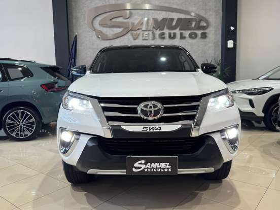 TOYOTA-HILUX SW4-2018