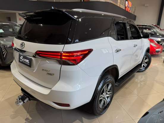 TOYOTA-HILUX SW4-2018