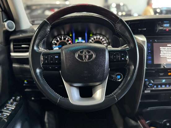 TOYOTA-HILUX SW4-2018