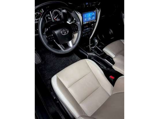 TOYOTA-HILUX SW4-2.8 D-4D TURBO DIESEL DIAMOND 7L 4X4 AUTOMÁTICO TOYOTA-HILUX SW4-2026