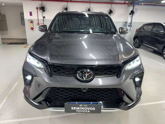 TOYOTA-HILUX SW4-2023