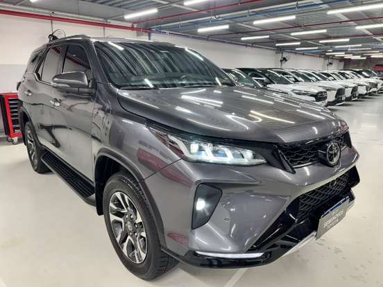 TOYOTA-HILUX SW4-2023