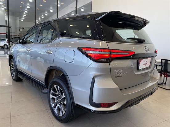 TOYOTA-HILUX SW4-2022