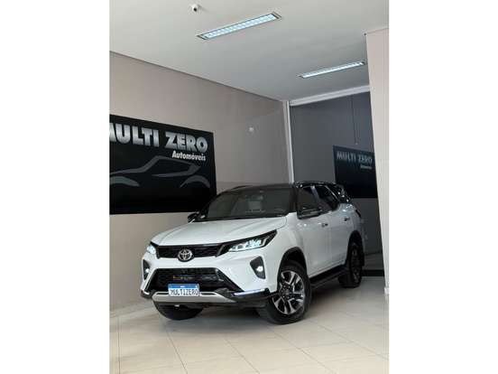 TOYOTA-HILUX SW4-2025