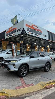 TOYOTA HILUX SW4 2.8 D-4D TURBO DIESEL DIAMOND 7L 4X4 AUTOMÁTICO