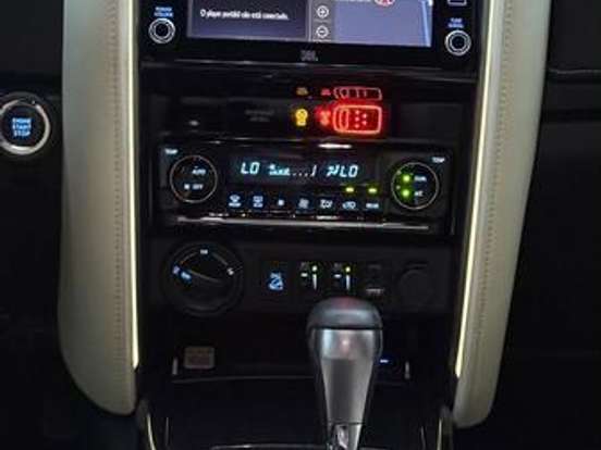 TOYOTA-HILUX SW4-2.8 D-4D TURBO DIESEL DIAMOND 7L 4X4 AUTOMÁTICO TOYOTA-HILUX SW4-2022