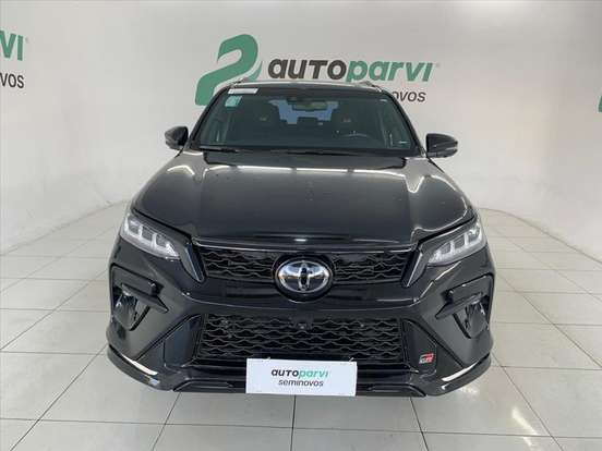 TOYOTA-HILUX SW4-2.8 D-4D TURBO DIESEL GR-S 7L 4X4 AUTOMÁTICO TOYOTA-HILUX SW4-2021