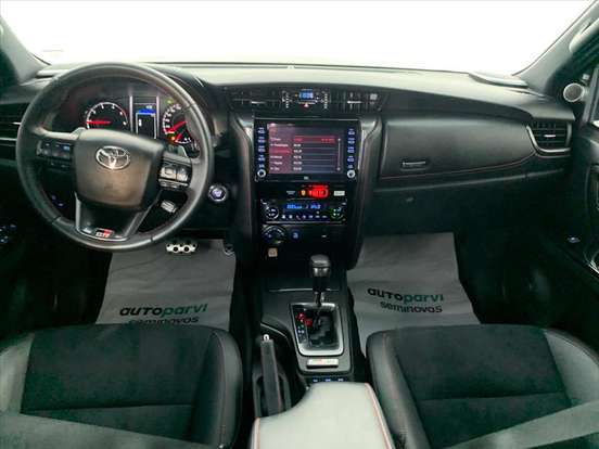 TOYOTA-HILUX SW4-2.8 D-4D TURBO DIESEL GR-S 7L 4X4 AUTOMÁTICO TOYOTA-HILUX SW4-2021
