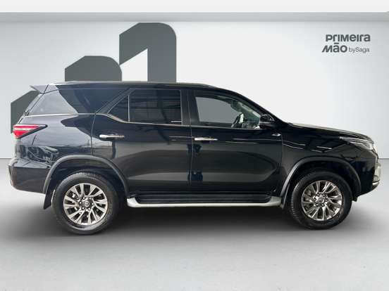 TOYOTA-HILUX SW4-2.8 D-4D TURBO DIESEL SRX 4X4 AUTOMÁTICO TOYOTA-HILUX SW4-2022
