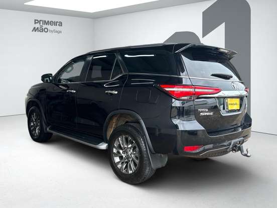 TOYOTA-HILUX SW4-2.8 D-4D TURBO DIESEL SRX 4X4 AUTOMÁTICO TOYOTA-HILUX SW4-2022