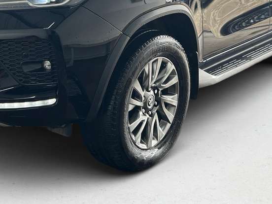TOYOTA-HILUX SW4-2.8 D-4D TURBO DIESEL SRX 4X4 AUTOMÁTICO TOYOTA-HILUX SW4-2022