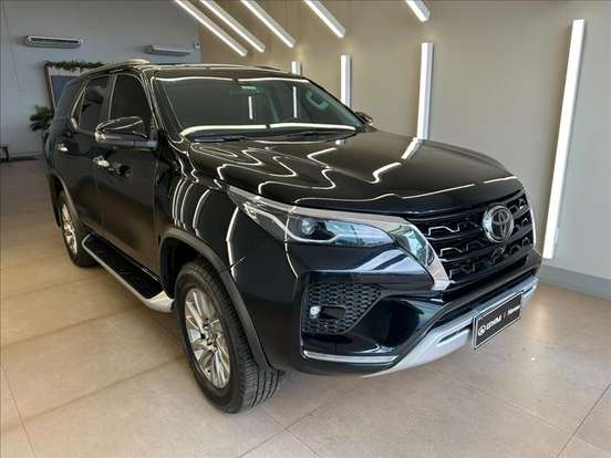 TOYOTA-HILUX SW4-2023