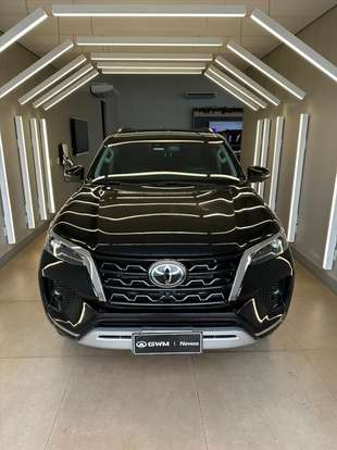 TOYOTA-HILUX SW4-2023