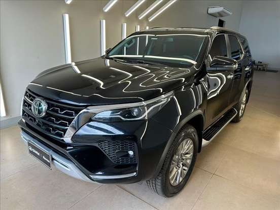TOYOTA-HILUX SW4-2.8 D-4D TURBO DIESEL SRX 4X4 AUTOMÁTICO TOYOTA-HILUX SW4-2023
