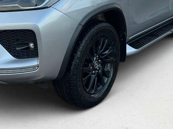 TOYOTA-HILUX SW4-2.8 D-4D TURBO DIESEL SRX 4X4 AUTOMÁTICO TOYOTA-HILUX SW4-2023