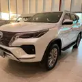 TOYOTA HILUX SW4 2.8 D-4D TURBO DIESEL SRX 7L 4X4 AUTOMÁTICO TOYOTA HILUX SW4 2.8 D-4D TURBO DIESEL SRX 7L 4X4 AUTOMÁTICO