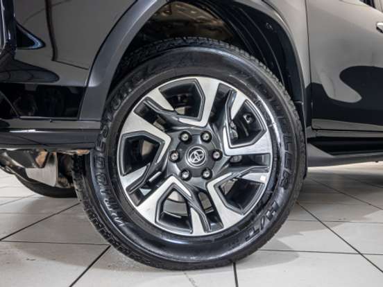 TOYOTA-HILUX SW4-2.8 D-4D TURBO DIESEL SRX PLATINUM 4X4 AUTOMÁTICO TOYOTA-HILUX SW4-2025