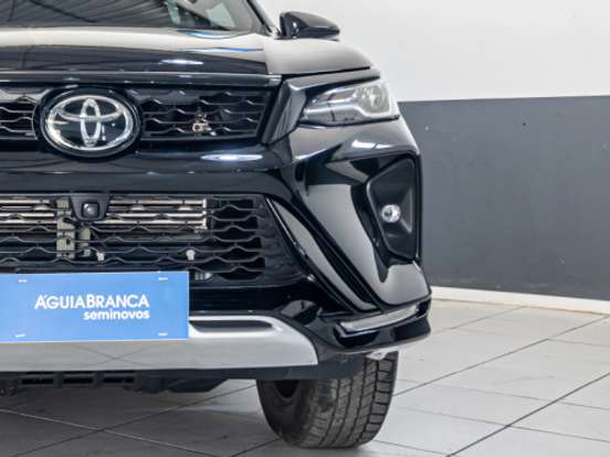 TOYOTA-HILUX SW4-2.8 D-4D TURBO DIESEL SRX PLATINUM 4X4 AUTOMÁTICO TOYOTA-HILUX SW4-2025
