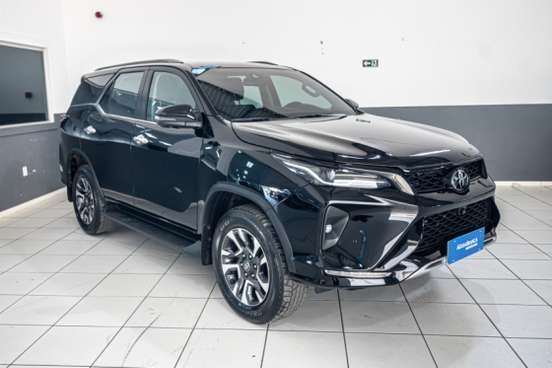 TOYOTA-HILUX SW4-2025