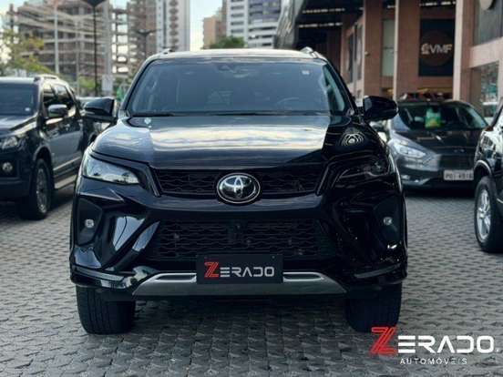TOYOTA-HILUX SW4-2.8 D-4D TURBO DIESEL SRX PLATINUM 7L 4X4 AUTOMÁTICO TOYOTA-HILUX SW4-2025
