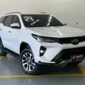 TOYOTA HILUX SW4 2.8 D-4D TURBO DIESEL SRX PLATINUM 7L 4X4 AUTOMÁTICO TOYOTA HILUX SW4 2.8 D-4D TURBO DIESEL SRX PLATINUM 7L 4X4 AUTOMÁTICO