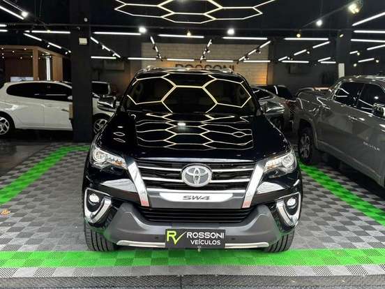 TOYOTA-HILUX SW4-2019