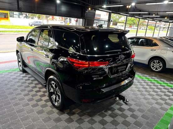 TOYOTA-HILUX SW4-2.8 SR 4X4 16V TURBO INTERCOOLER DIESEL 4P AUTOMÁTICO TOYOTA-HILUX SW4-2019