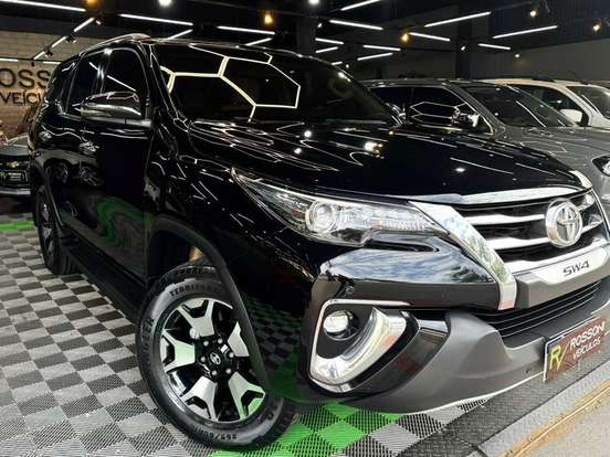 TOYOTA-HILUX SW4-2019